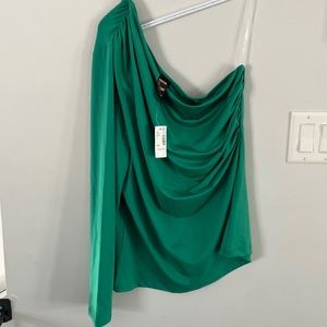 Brand new women’s blouse size XXL green in colour tag still on it